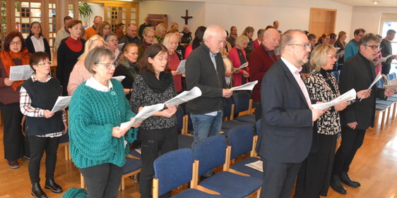 Über 70 Mitarbeiterinnen und Mitarbeiter des Diakonischen Werkes Lüdenscheid-Plettenberg nahmen am Jahresanfangsgottesdienst teil. (Foto: Wolfgang Teipel)