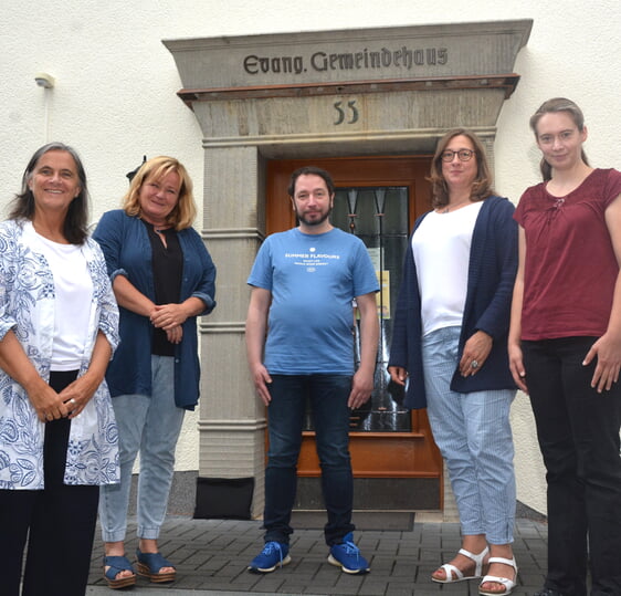 Heike Schaefer, Anne Jahn, Bernd Herweg, Katrin Luers und Kristina Ashoff freuen sich auf den Klönschnack am 26. Oktober, zu dem alle Attendorner Ehrenamtliche eingeladen sind. Foto: Wolfgang Teipel