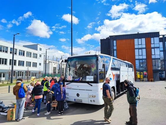 Die "Bus Brücke" hat schon zahlreiche Flüchtlinge aus der Ukraine ins Sauerland geholt. Foto: Florian König